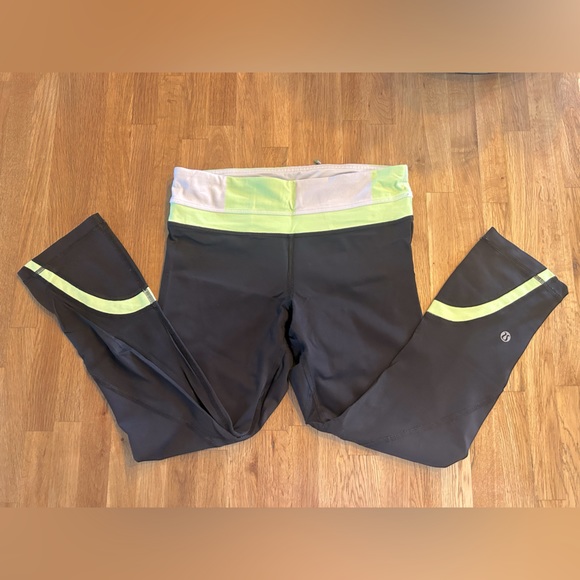 LuluLemon Cropped Leggings - Picture 1 of 3